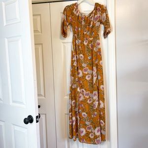 Maxi floral maxi dress